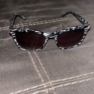L.A.M.B Suglasses